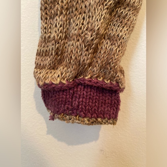 Hand Knit Lucy Horton Sweater - Picture 4 of 4